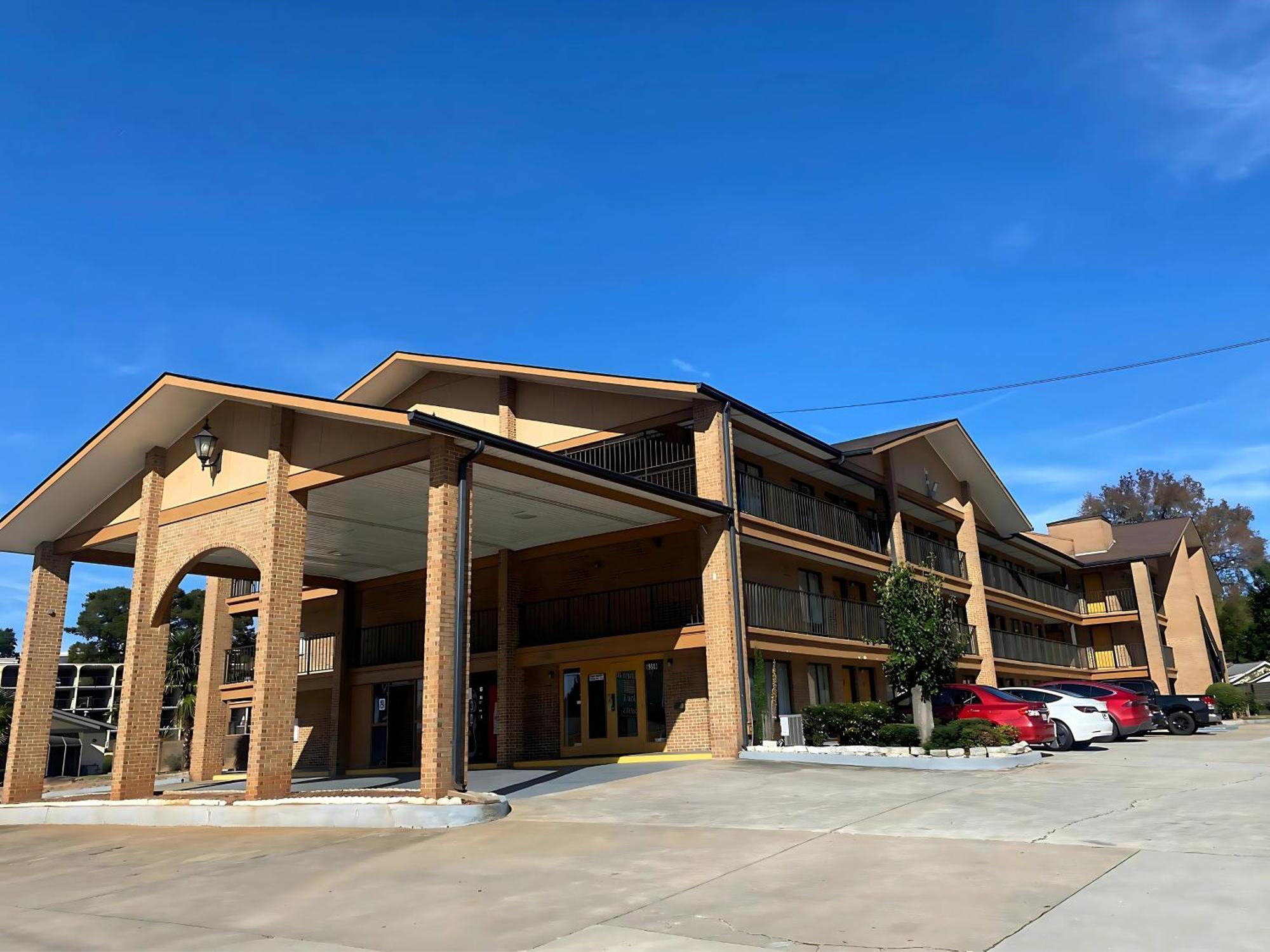 American Inn And Suites - Atlanta Airport Jonesboro I-75 Екстериор снимка